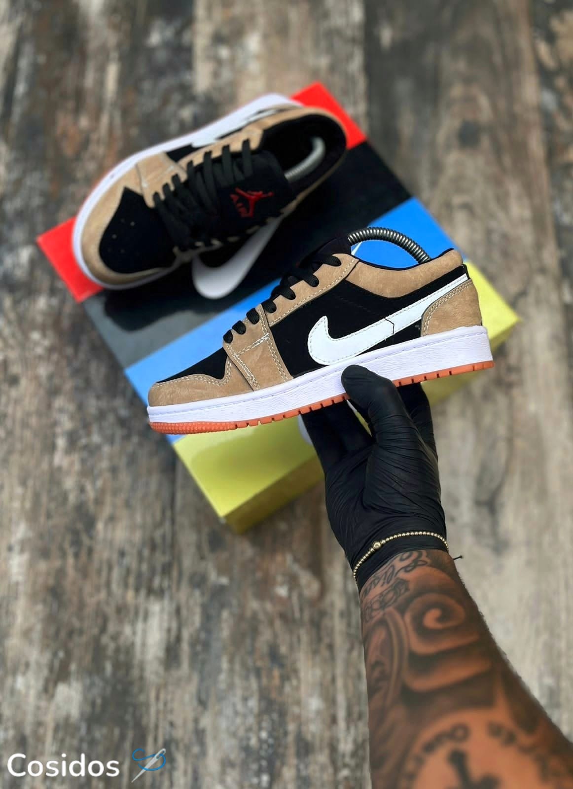 Jordan corte bajo Negro Beige Mt
